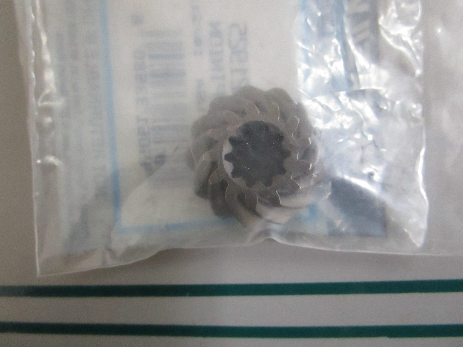 NEW OEM 43-821925 1 Mercury Quicksilver Pinion Gear 0820