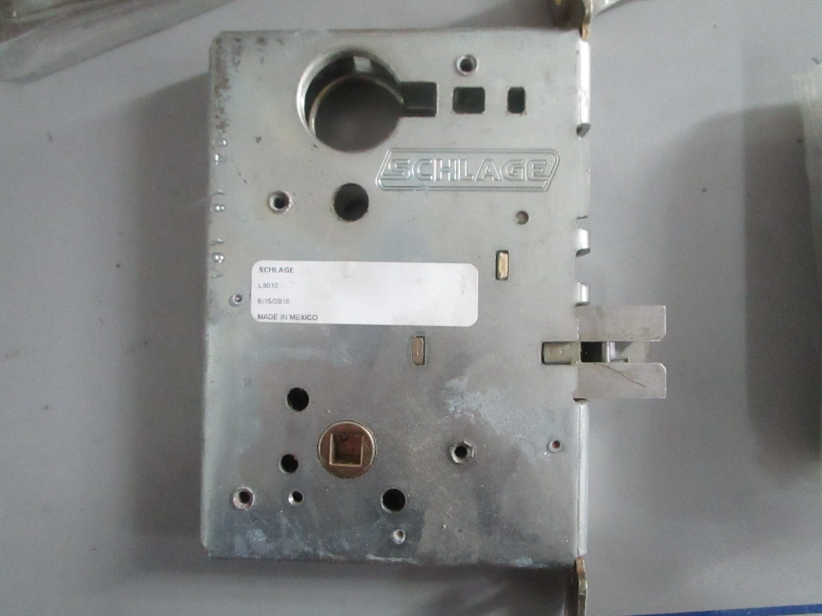 NEW OEM L9010 06 613 Schlage Passage Lock 0820