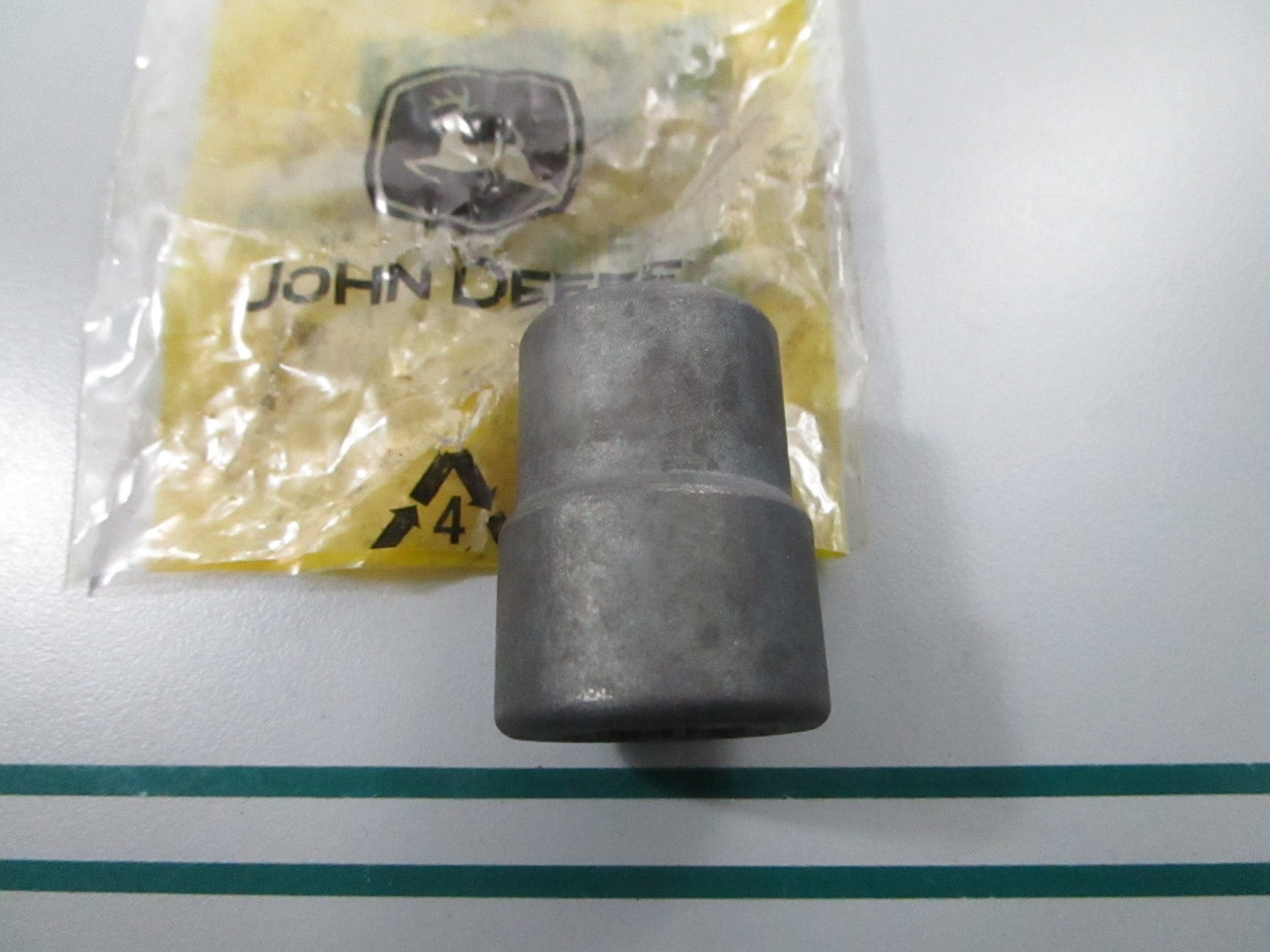 NEW OEM MT7067 John Deere Splined Coupling 0810
