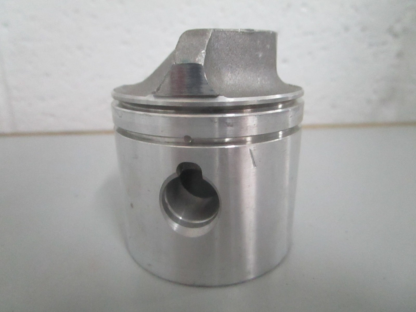 *NEW OEM* 0820 OMC Johnson Evinrude .030 Piston, Wrist Pin and Bearing Ay 391527