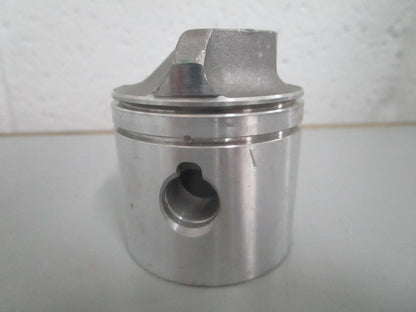 *NEW OEM* 0820 OMC Johnson Evinrude .030 Piston, Wrist Pin and Bearing Ay 391527
