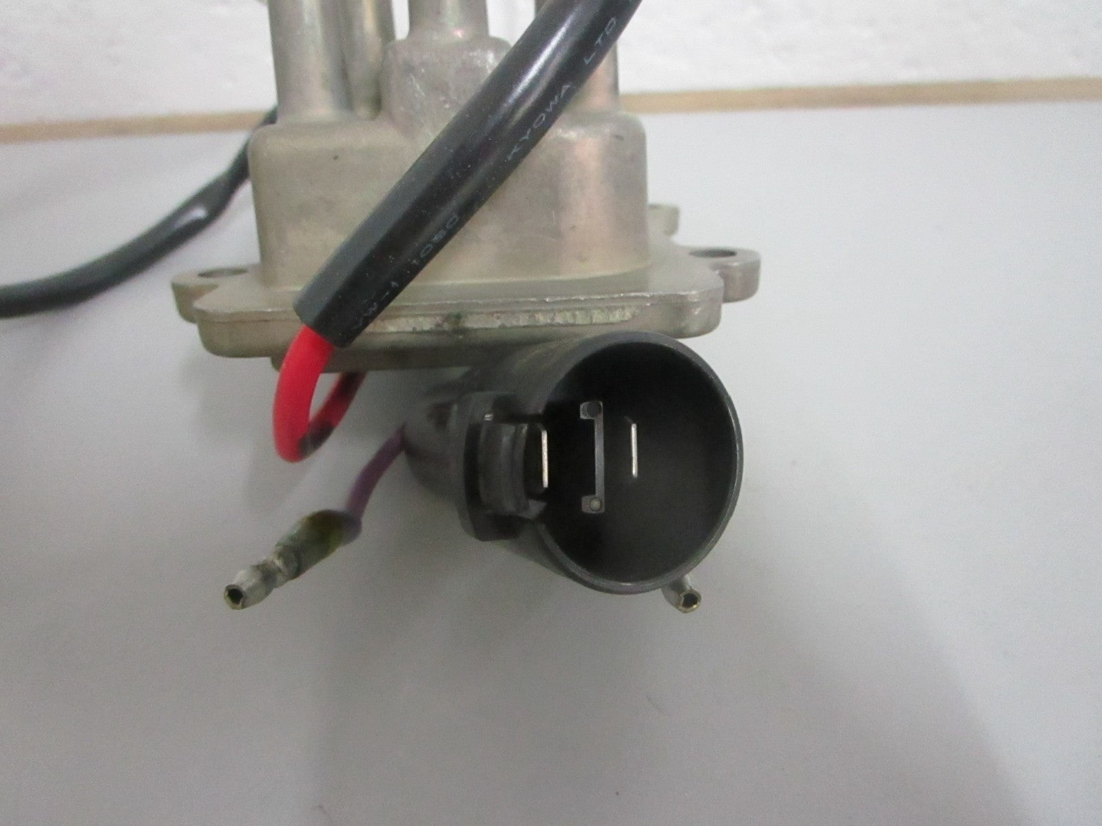 *NEW OEM* 0820 OMC Johnson Evinrude Rectifier/Regulator & Gasket Ay 439561