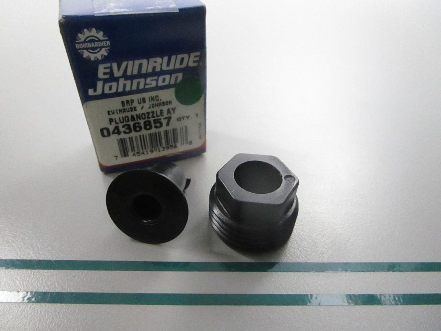 NEW OEM 436857 0436857 OMC Johnson Evinrude Plug & Nozzle Assembly 0810