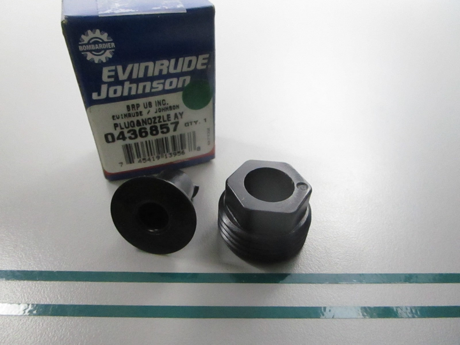 NEW OEM 436857 0436857 OMC Johnson Evinrude Plug & Nozzle Assembly 0810