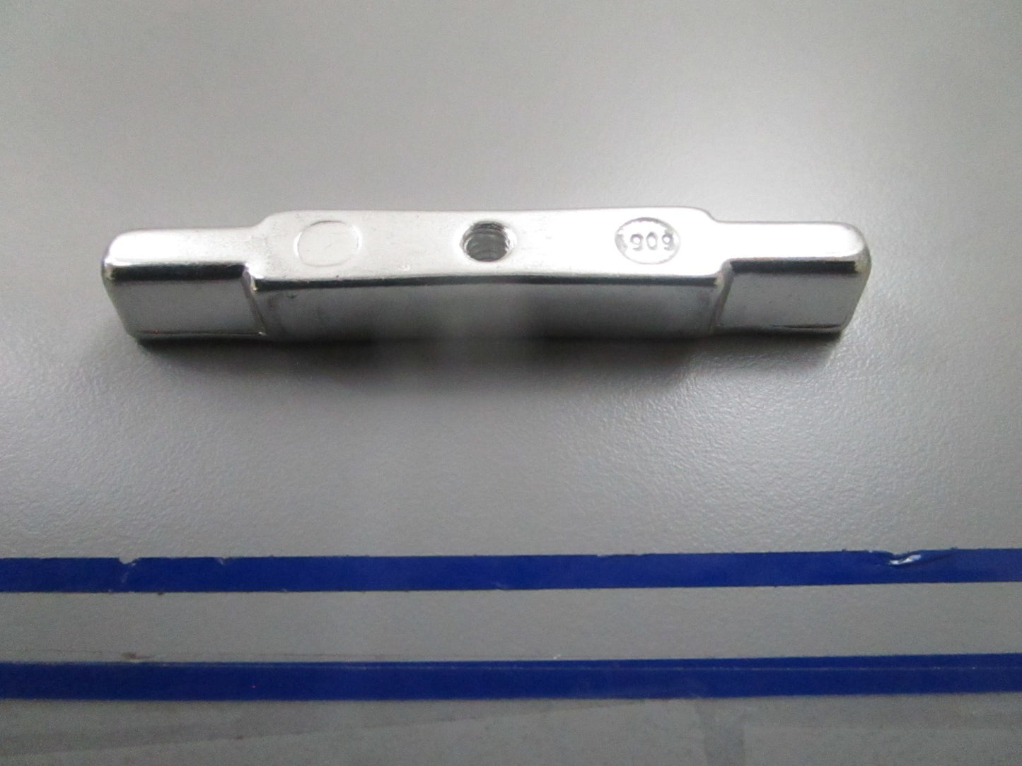 *NEW OEM* 0810 Mercury Quicksilver Latch Bar MSK02401