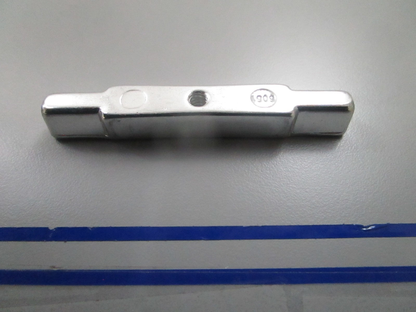 *NEW OEM* 0810 Mercury Quicksilver Latch Bar MSK02401