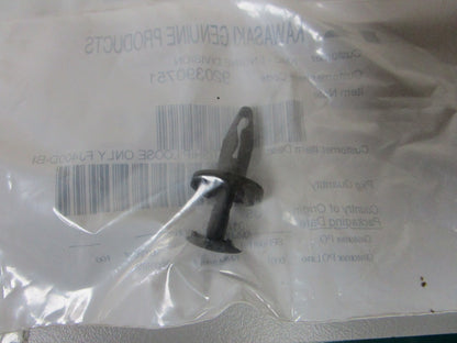 NEW OEM (LOT OF 4) 920390751 Kawasaki Rivet Guard 0810