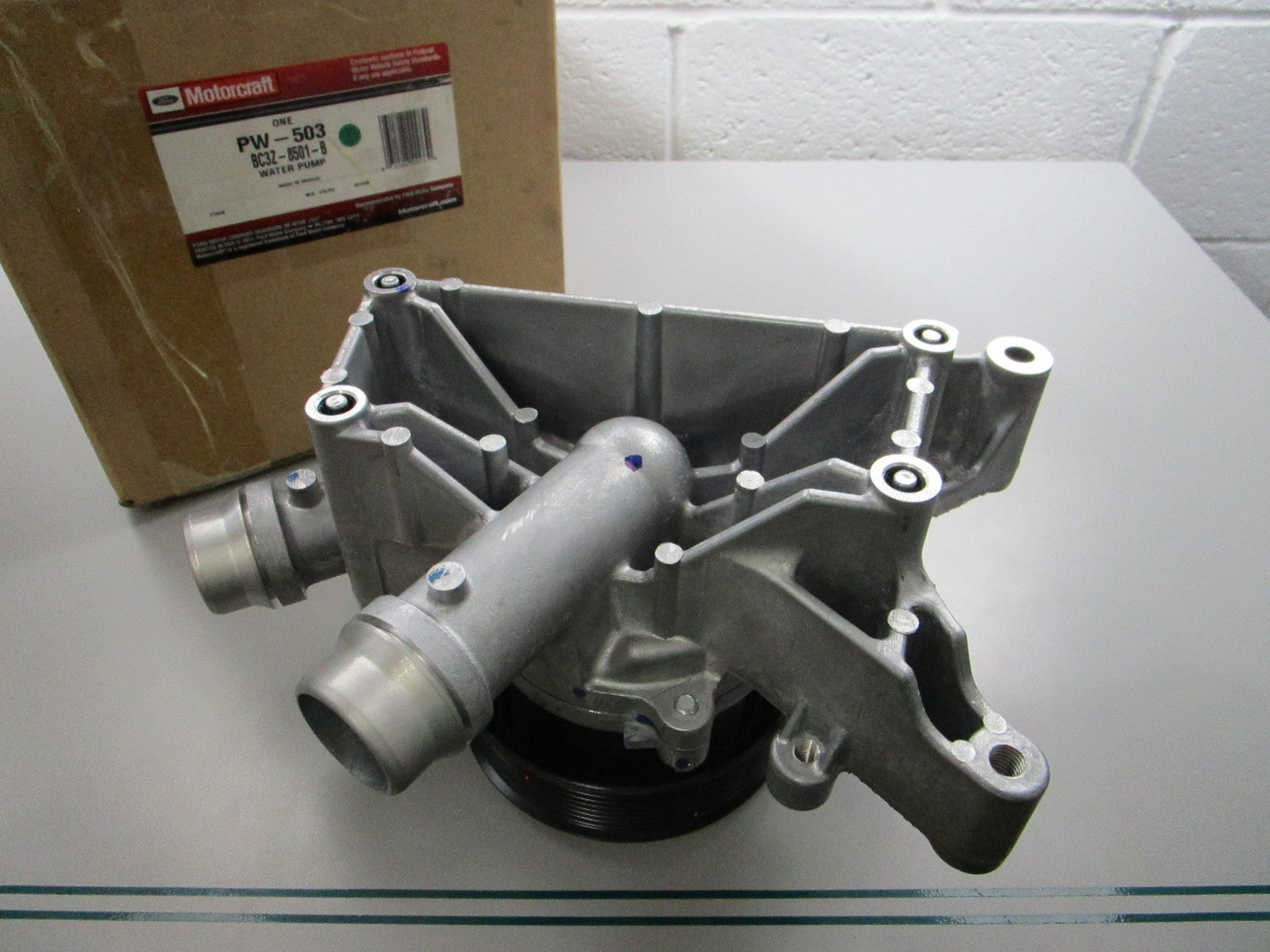 NEW OEM PW-503 BC3Z-8501-B For Motorcraft Water Pump 0820