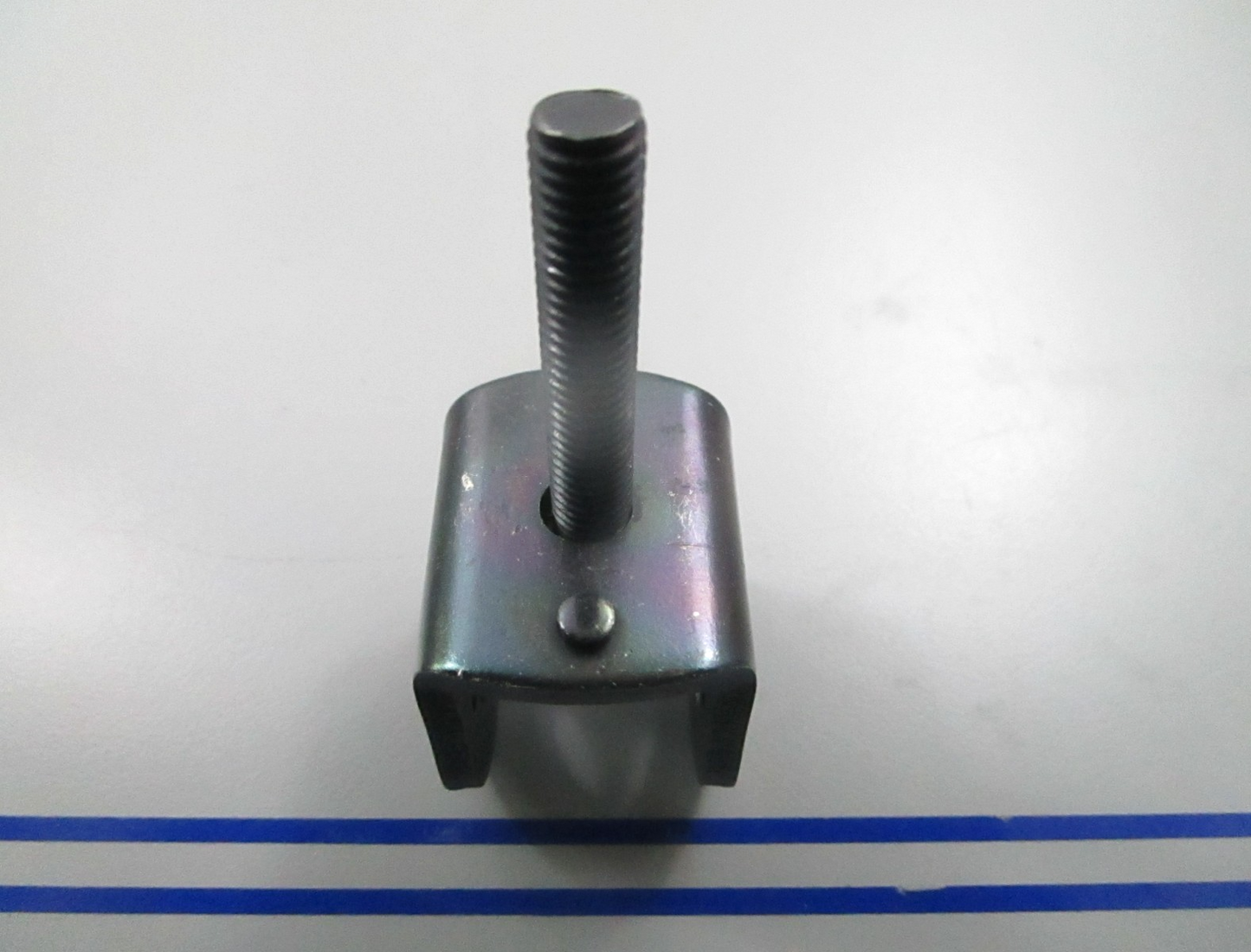 *NEW OEM* 0810 Triumph Clevis Assembly T2070826