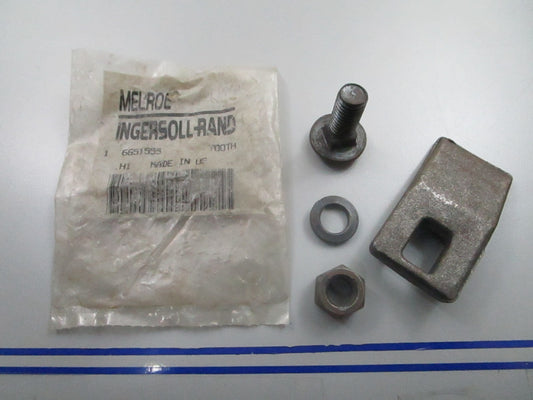 *NEW OEM* 0810 Bobcat Bucket Tooth 6651555