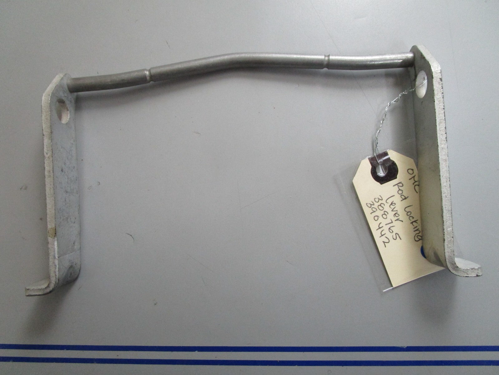 *NEW OEM* 0820 OMC Johnson Evinrude Rod Locking Lever 388765 0388765 390442