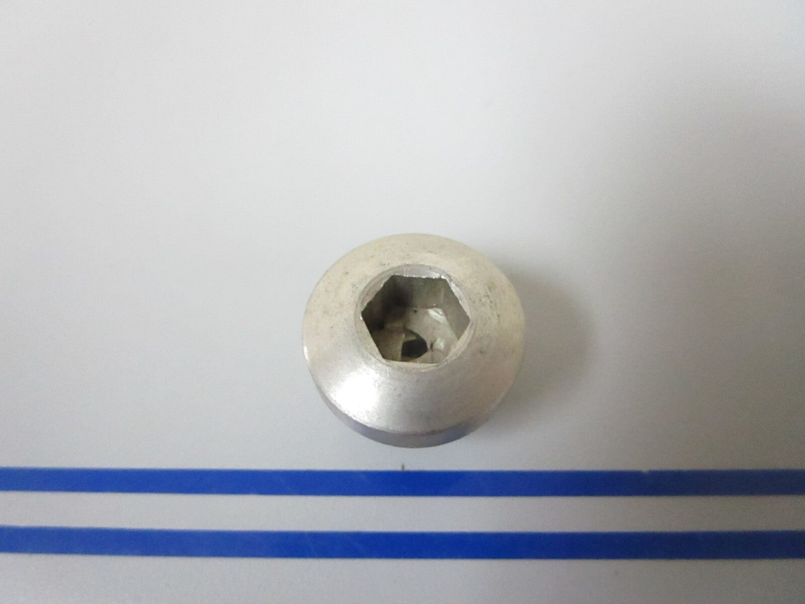 *NEW OEM* 0810 Volvo Penta Oil Plug 981965