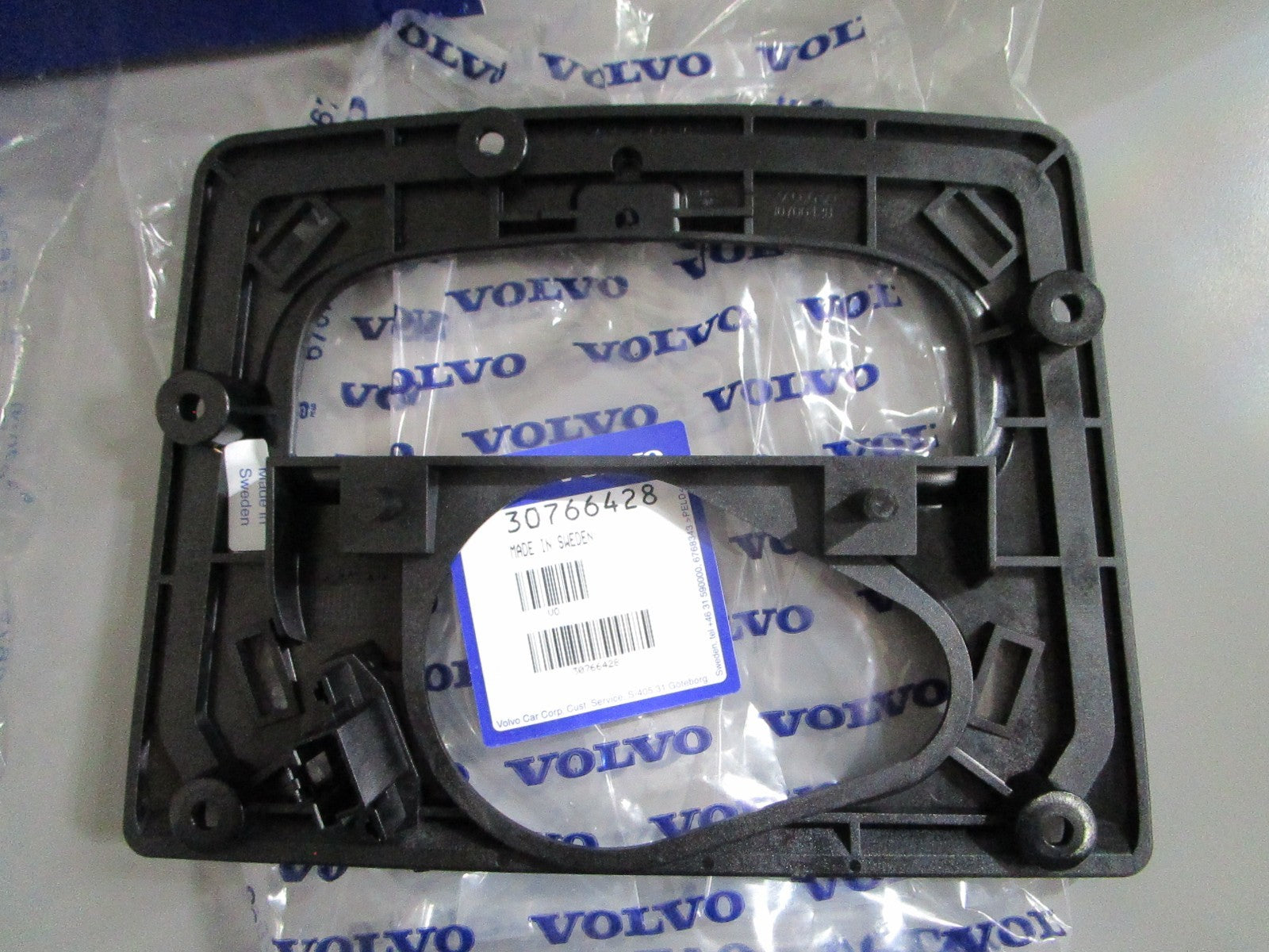 NEW OEM 30752351 Volvo Penta Dynaudio Center Speaker & Mount Kit 0820