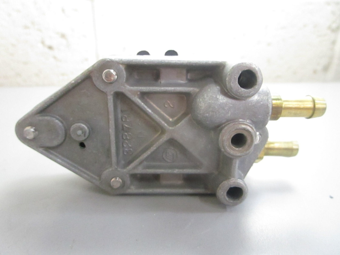 *NEW OEM* 0810 OMC Johnson Evinrude Vintage Fuel Pump Ay 398398 438554