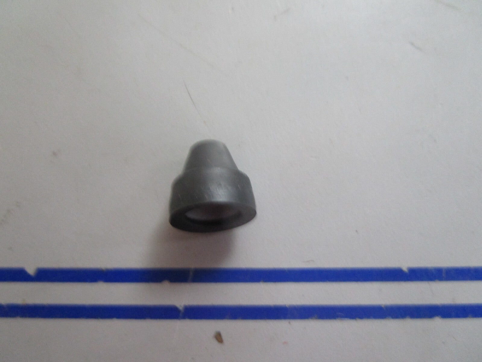 *NEW OEM* 0810 Volvo Penta Cap 3856849