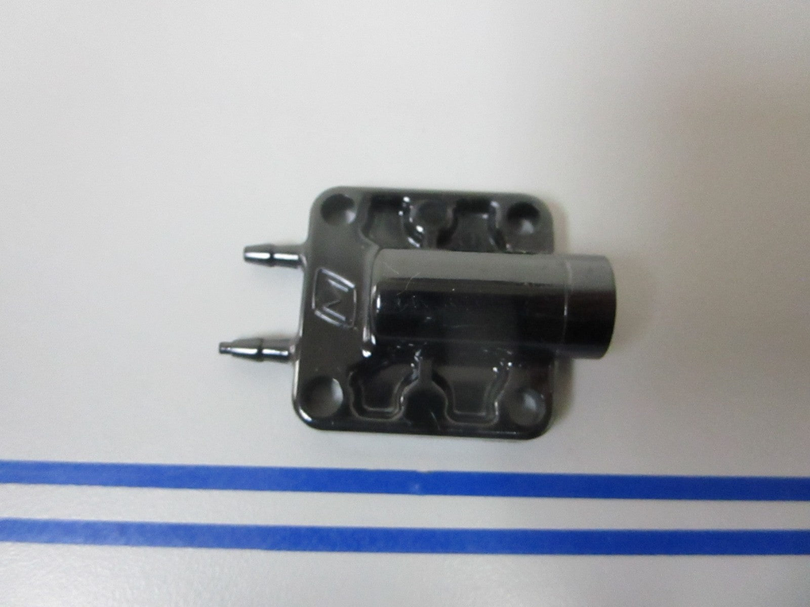 NEW OEM 338656 0338656 OMC Johnson Evinrude Primer Valve Cover 0720