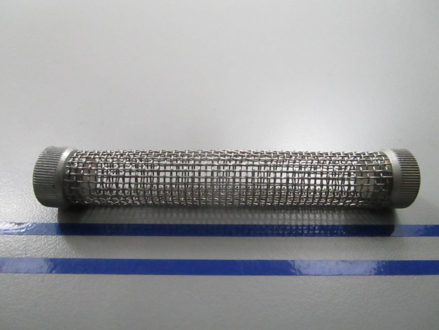 *NEW OEM* 0810 OMC Johnson Evinrude Screen w/ 2 Plugs 396200 0396200