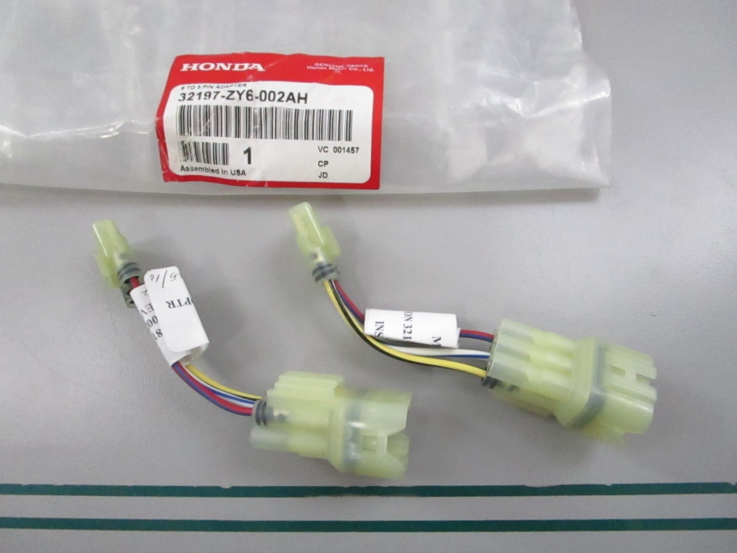 NEW OEM (LOT OF 2) 32197-ZY6-002AH Honda 6 to 3 Pin Adapter 0810