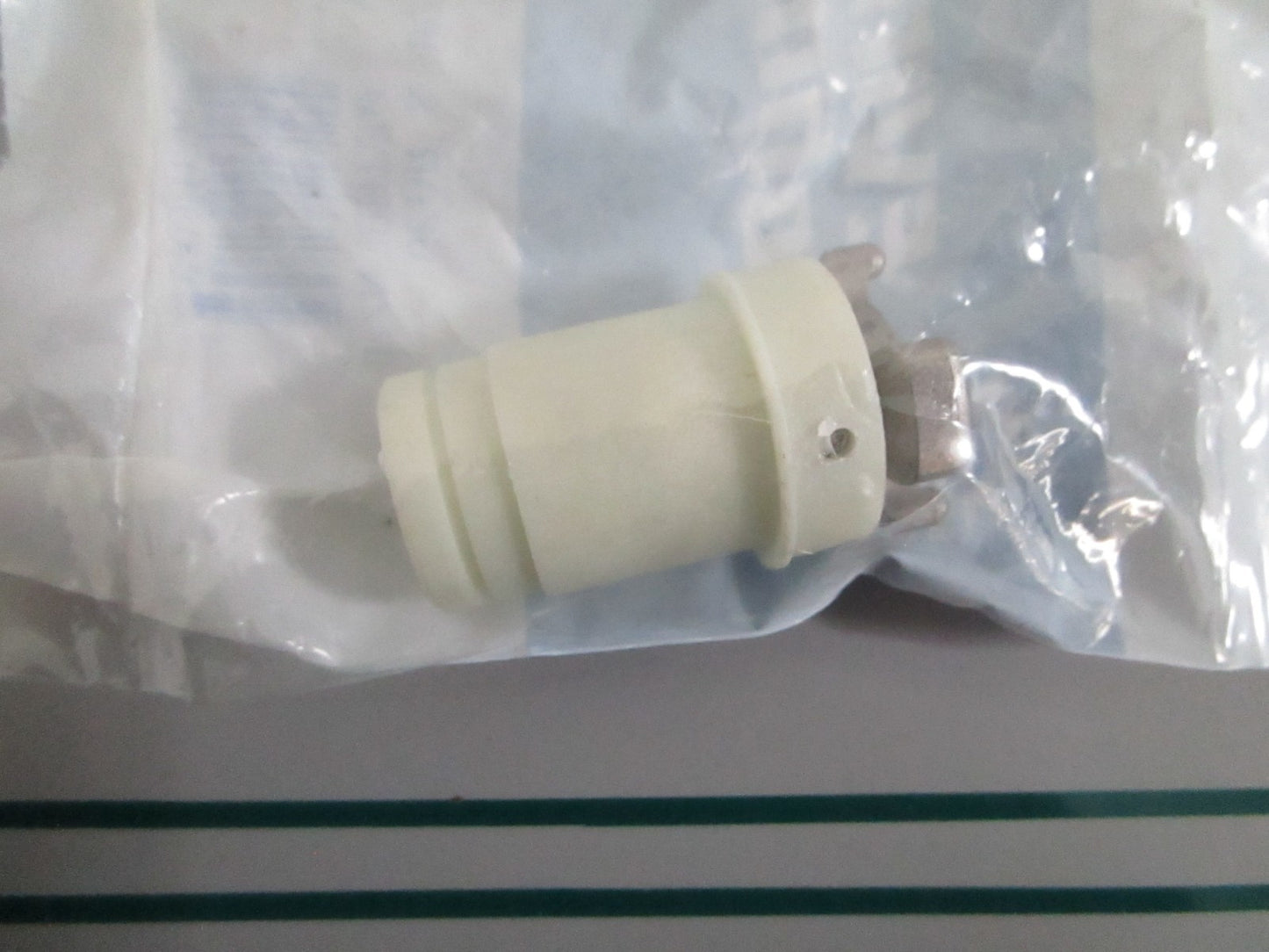NEW OEM 389720 0389720 OMC Johnson Evinrude Gear & Bushing 0820