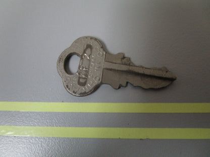 *NEW OEM* 0810 OMC Johnson Evinrude Ignition Key KF2 501517 0501517