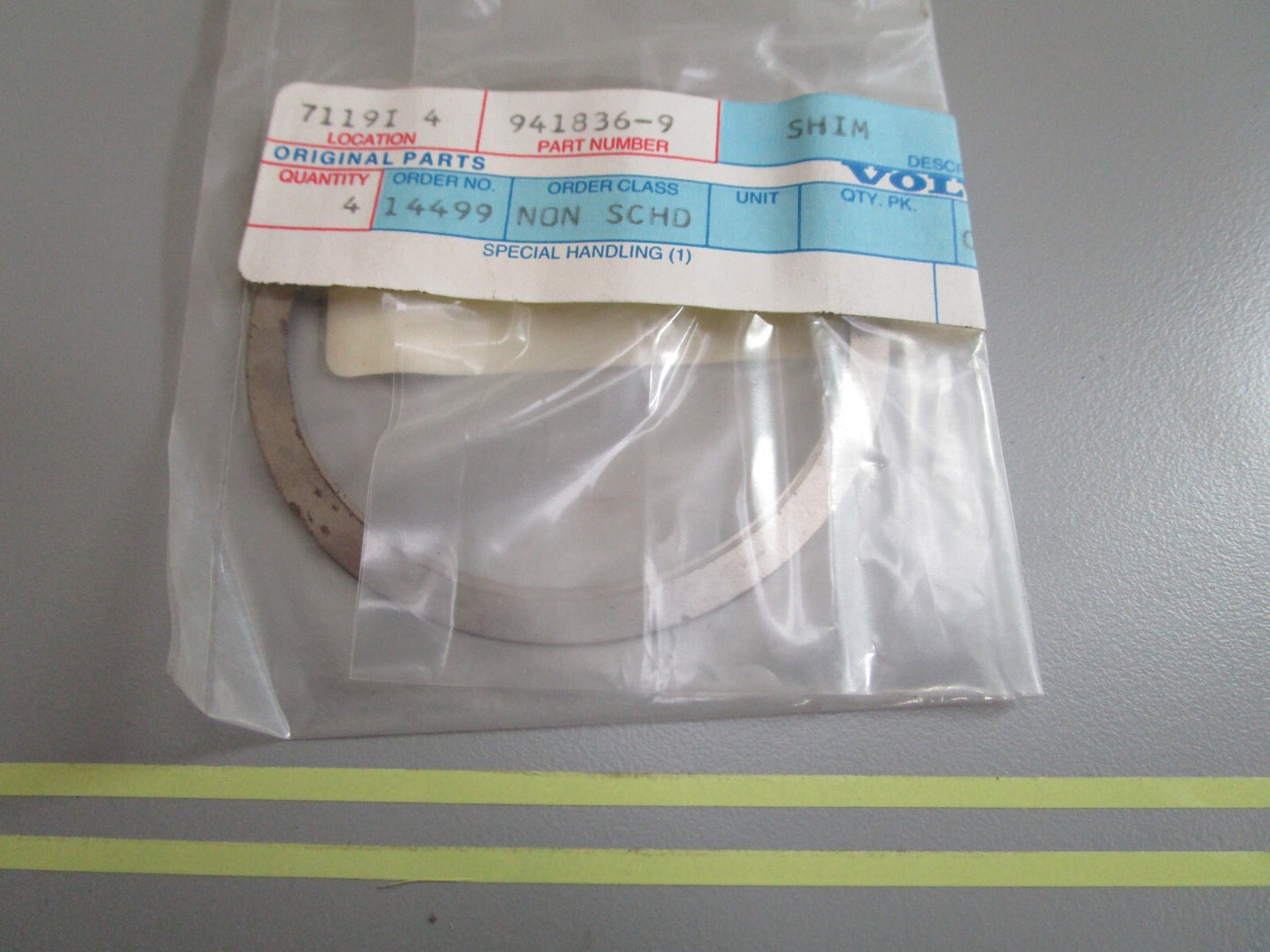 *NEW OEM* 0810 Volvo Penta Shim 941836