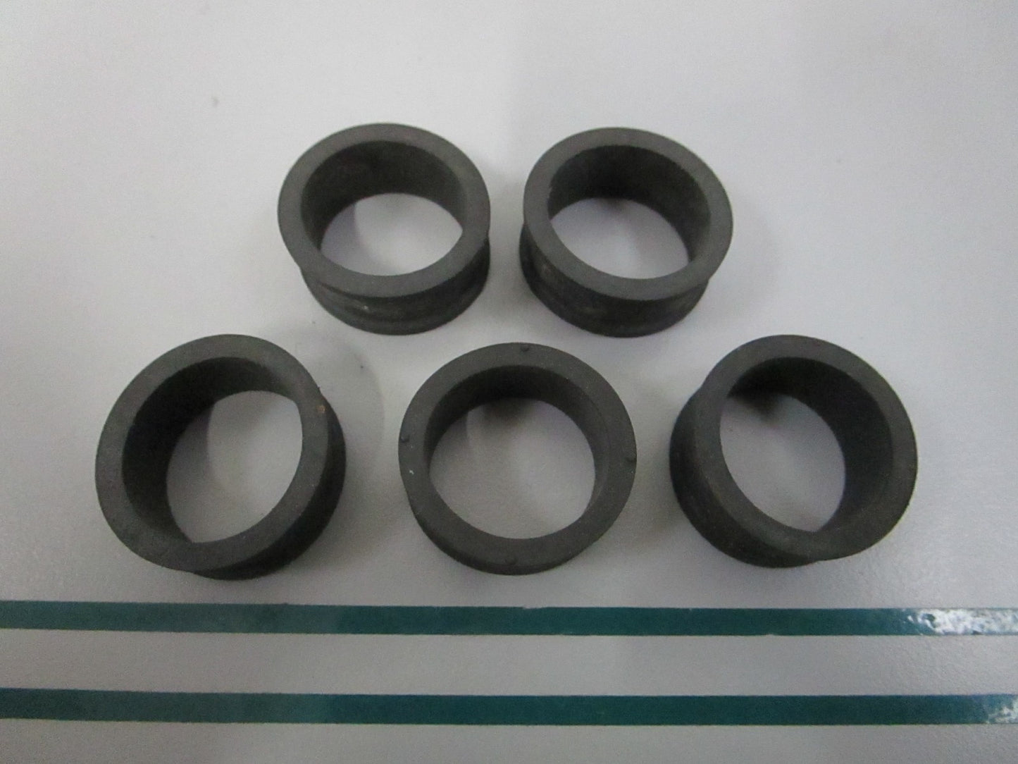 NEW OEM (LOT OF 5) 321692 0321692 OMC Johnson Evinrude Grommet 0810
