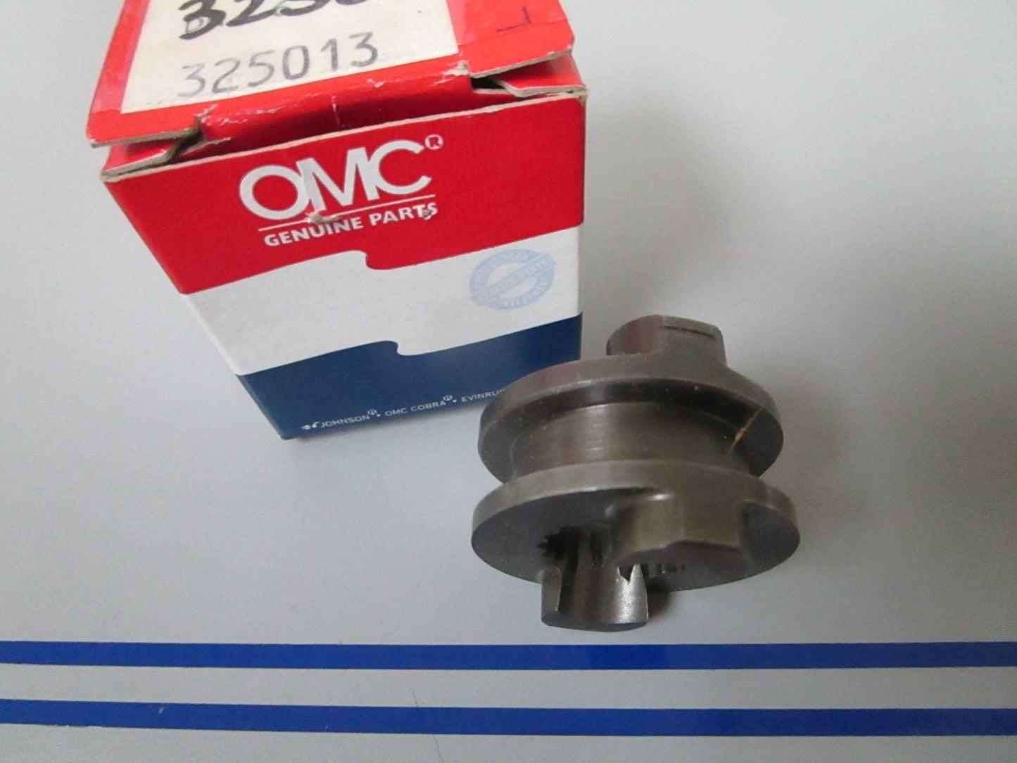 NEW OEM 325013 0325013 OMC Johnson Evinrude Clutch Dog 0720