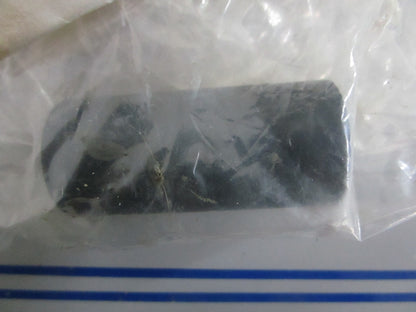 NEW OEM 5T-2028 CAT Plug 0820