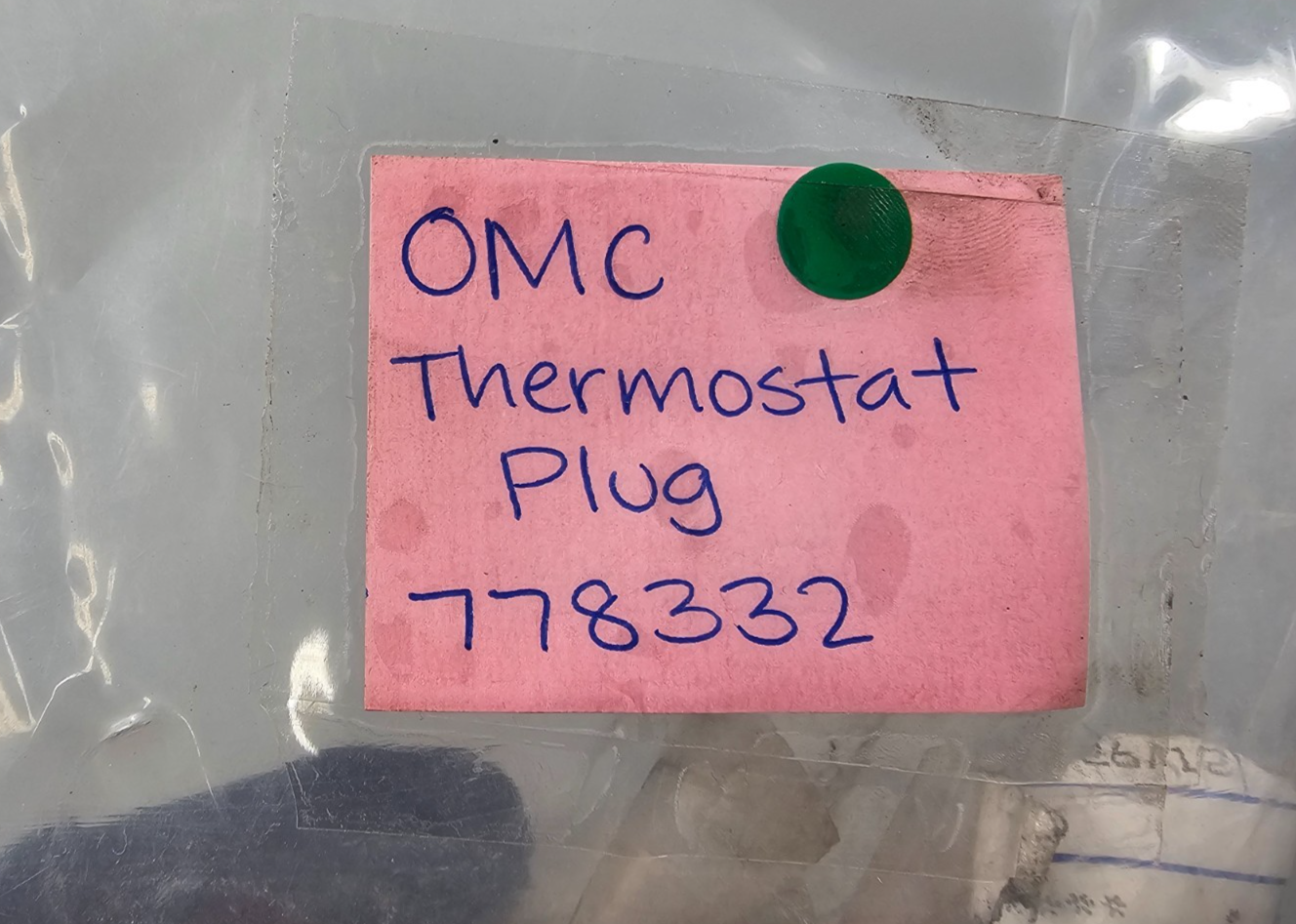NEW OEM 778332 0778332 OMC Johnson Evinrude Thermostat Plug 0810