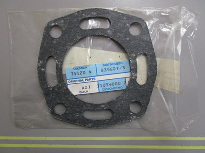 *NEW OEM* 0810 Volvo Penta Gasket 835607