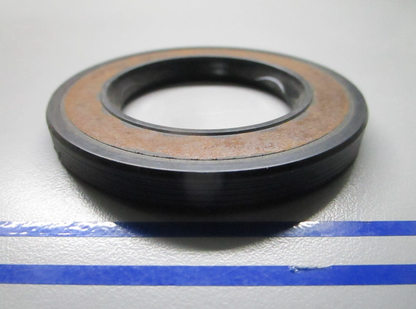 *NEW OEM* 0810 Volvo Penta Seal 853670