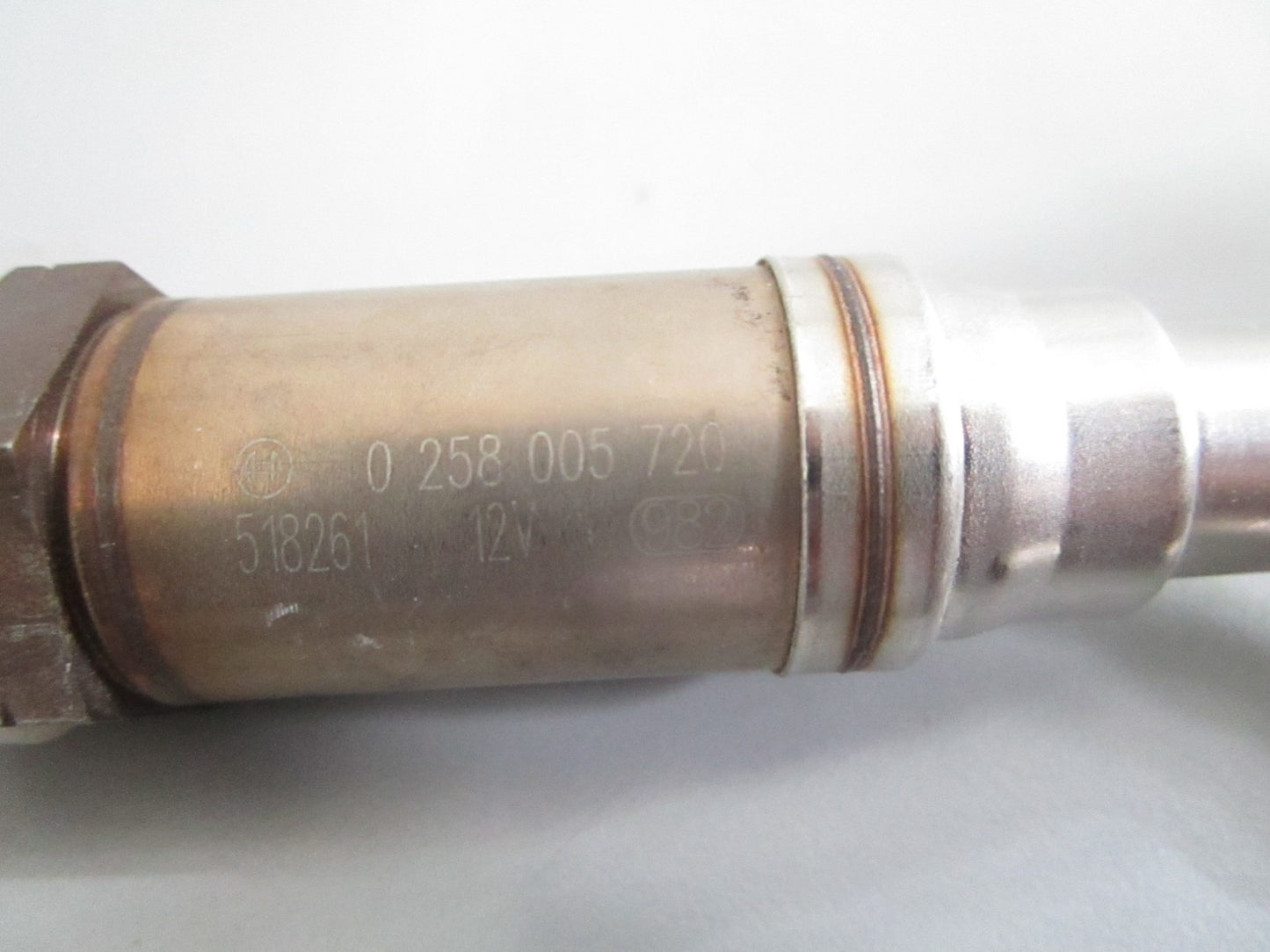 NEW OEM 0258005720 Bosch Oxygen Sensor 0820