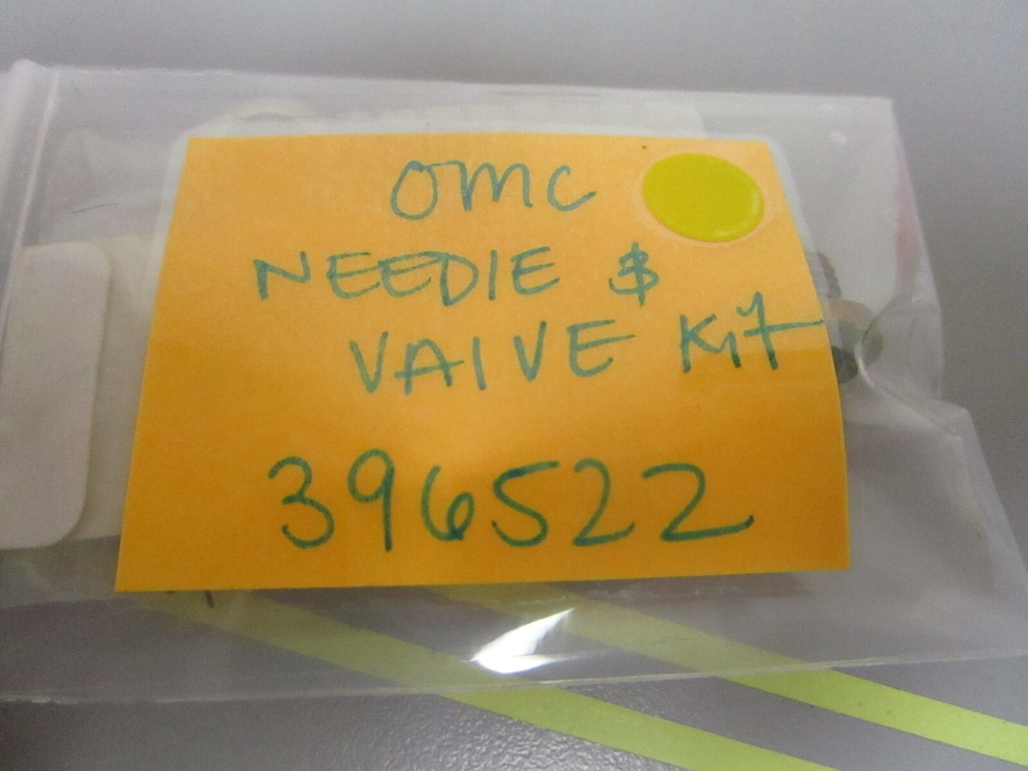 *NEW OEM* 0810 OMC Johnson Evinrude Needle & Valve Kit 396522 0396522