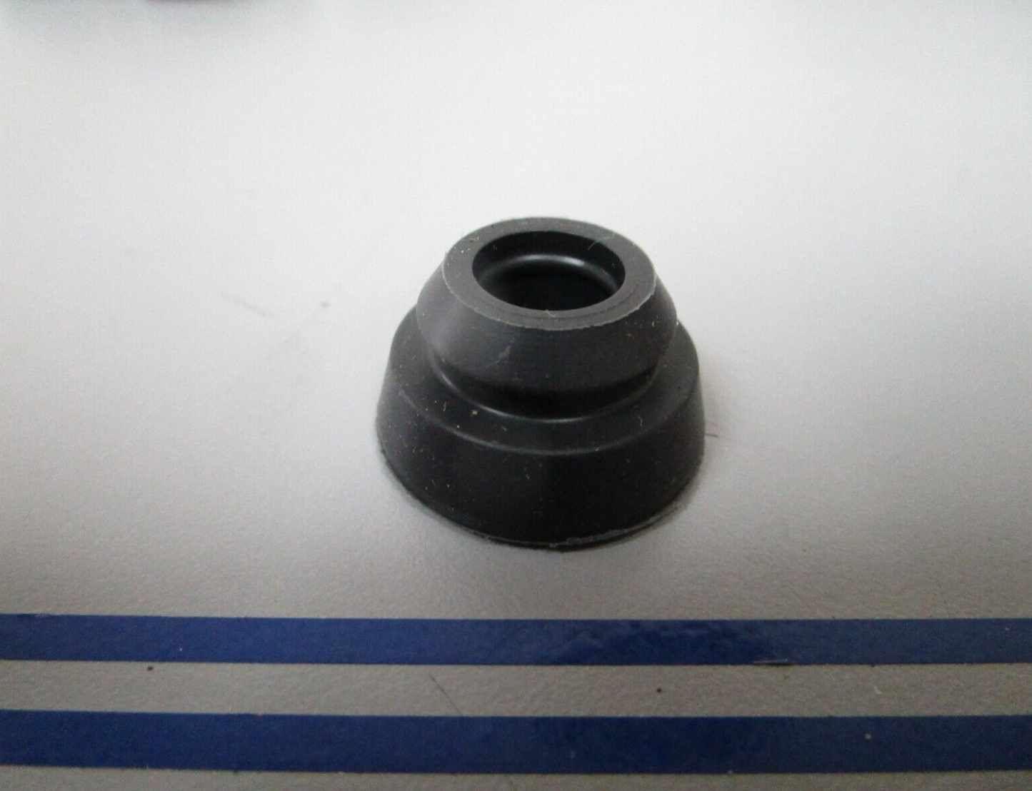 *NEW OEM* 0810 OMC Johnson Evinrude Seal 3855020