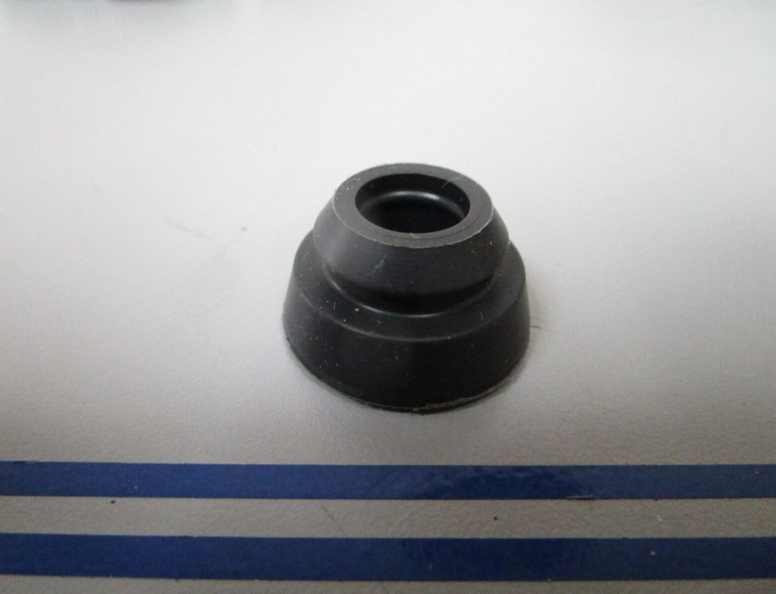 *NEW OEM* 0810 OMC Johnson Evinrude Seal 3855020