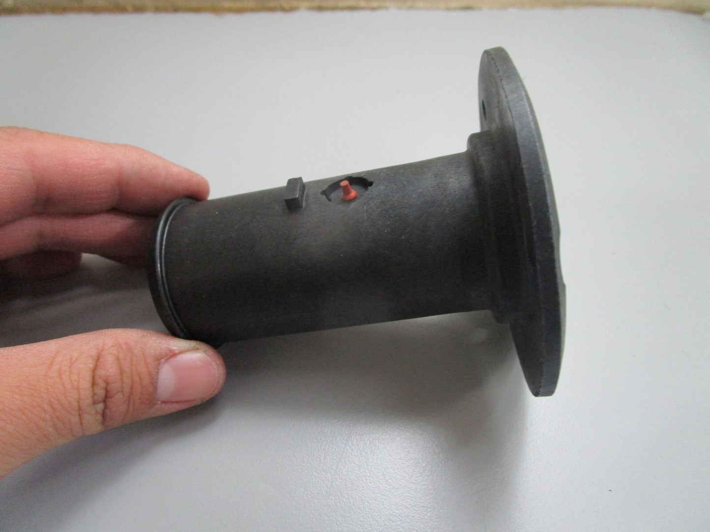 *NEW OEM* 0820 OMC Johnson Evinrude Neck & Valve Ay 176457 0176457