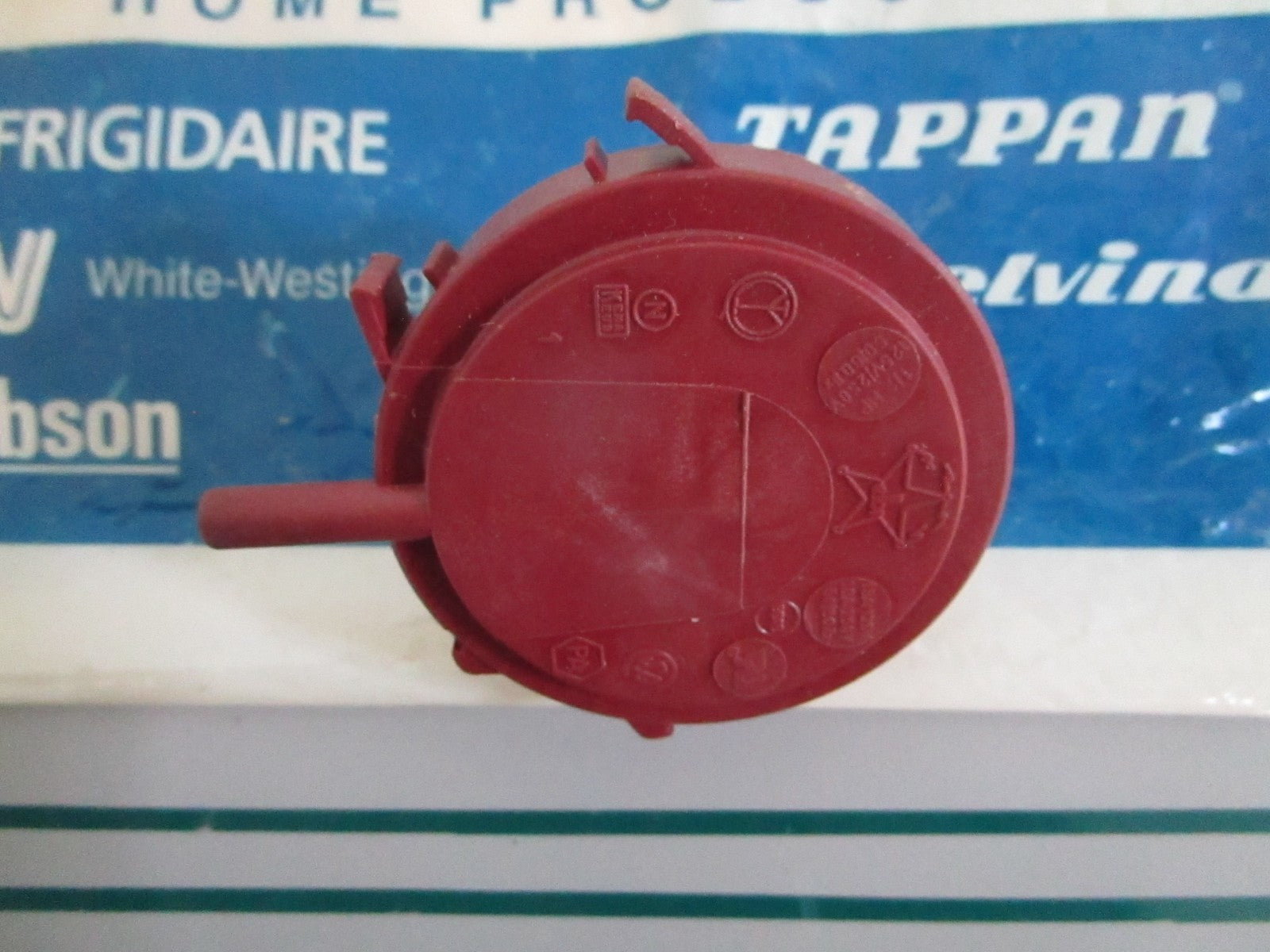 NEW OEM 131273700 Electrolux Pressure Switch 0820