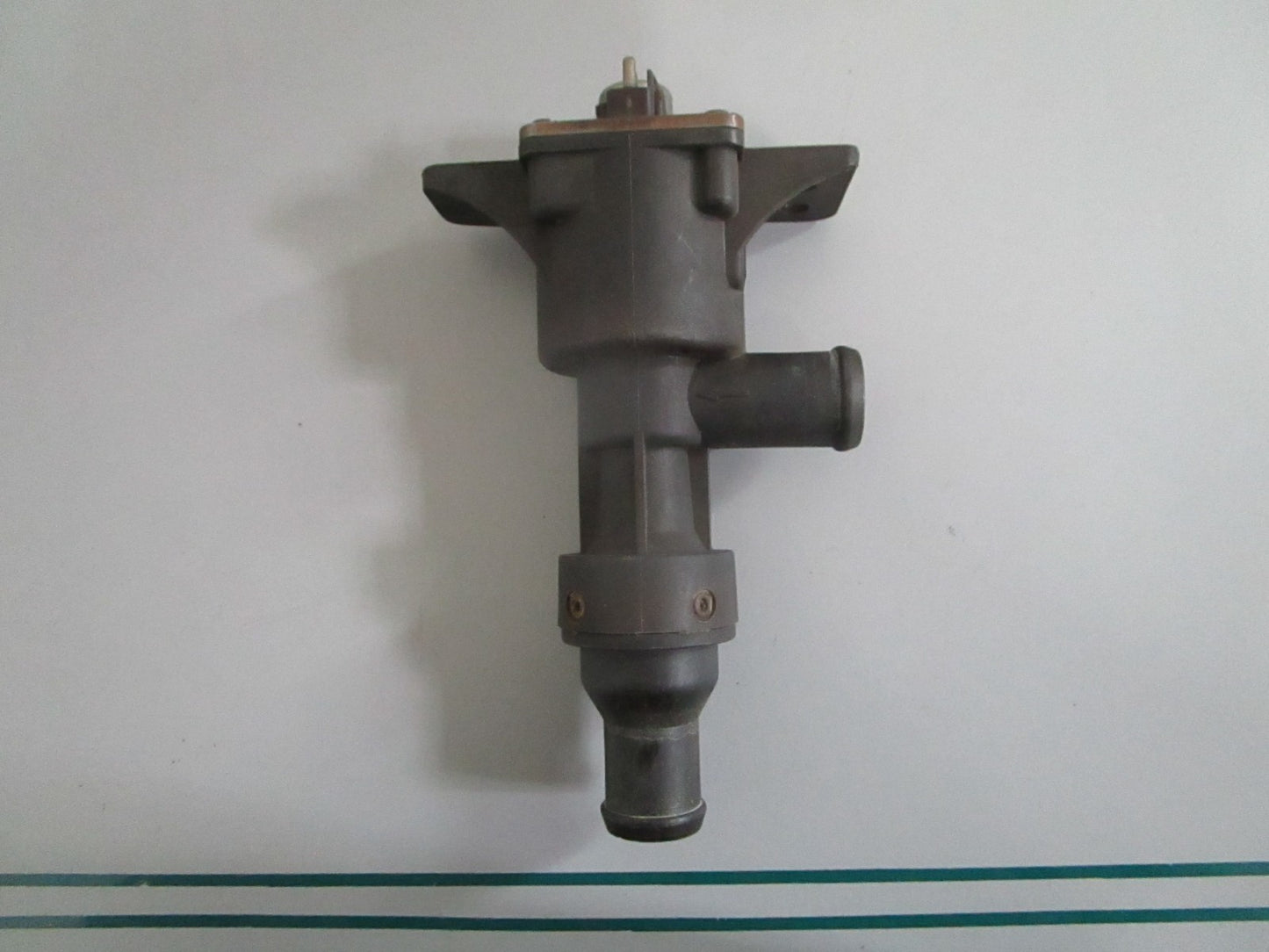 NEW OEM 0008302984 Mercedes-Benz Bosch Heater Control Valve 0820