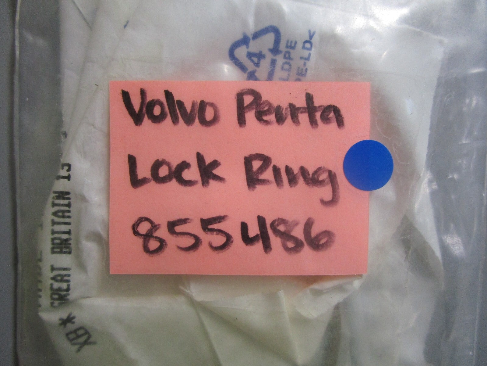 *NEW OEM* 0810 Volvo Penta Lock Ring 855486