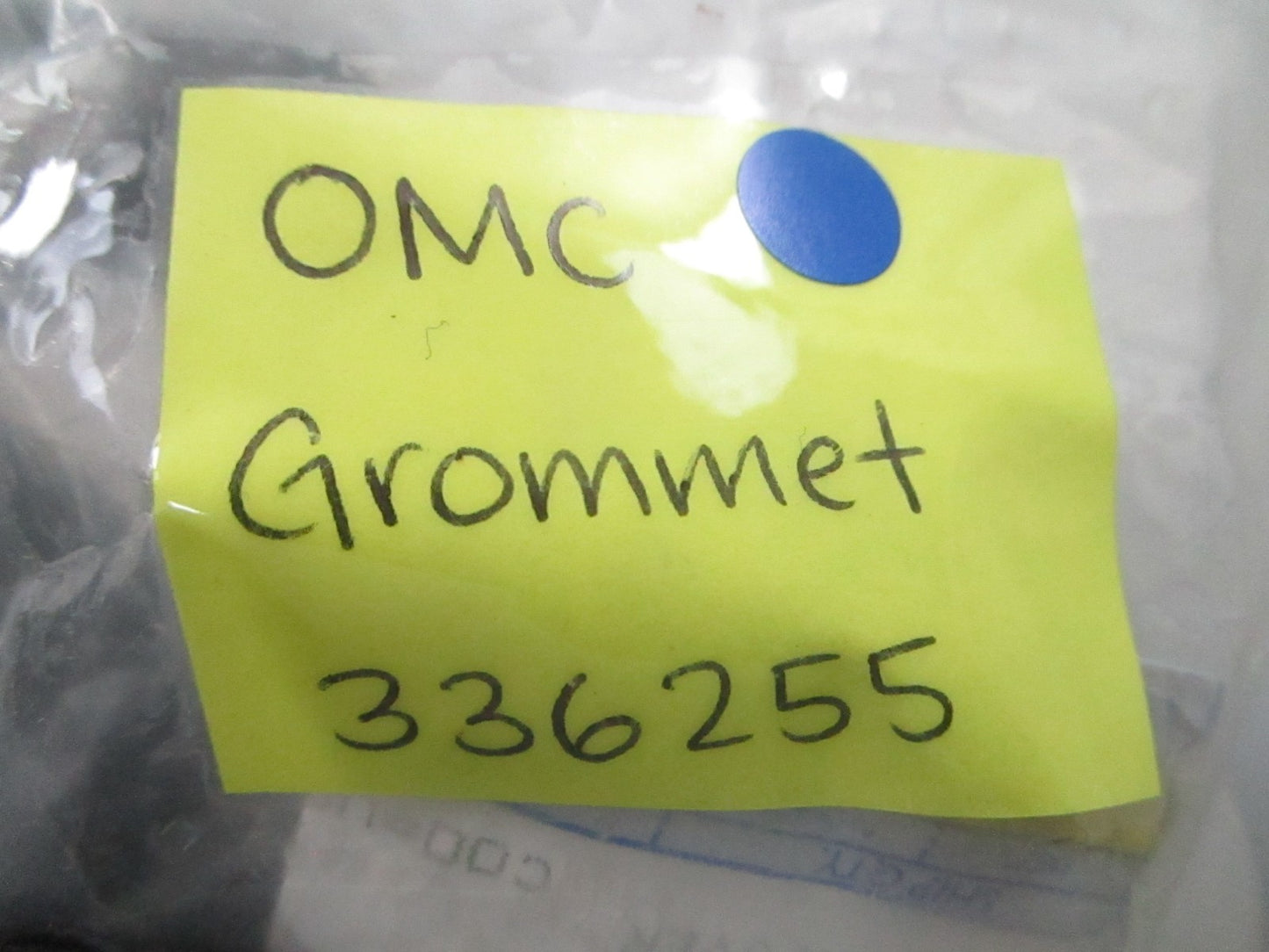 *NEW OEM* 0810 OMC Johnson Evinrude Grommet 336255 0336255