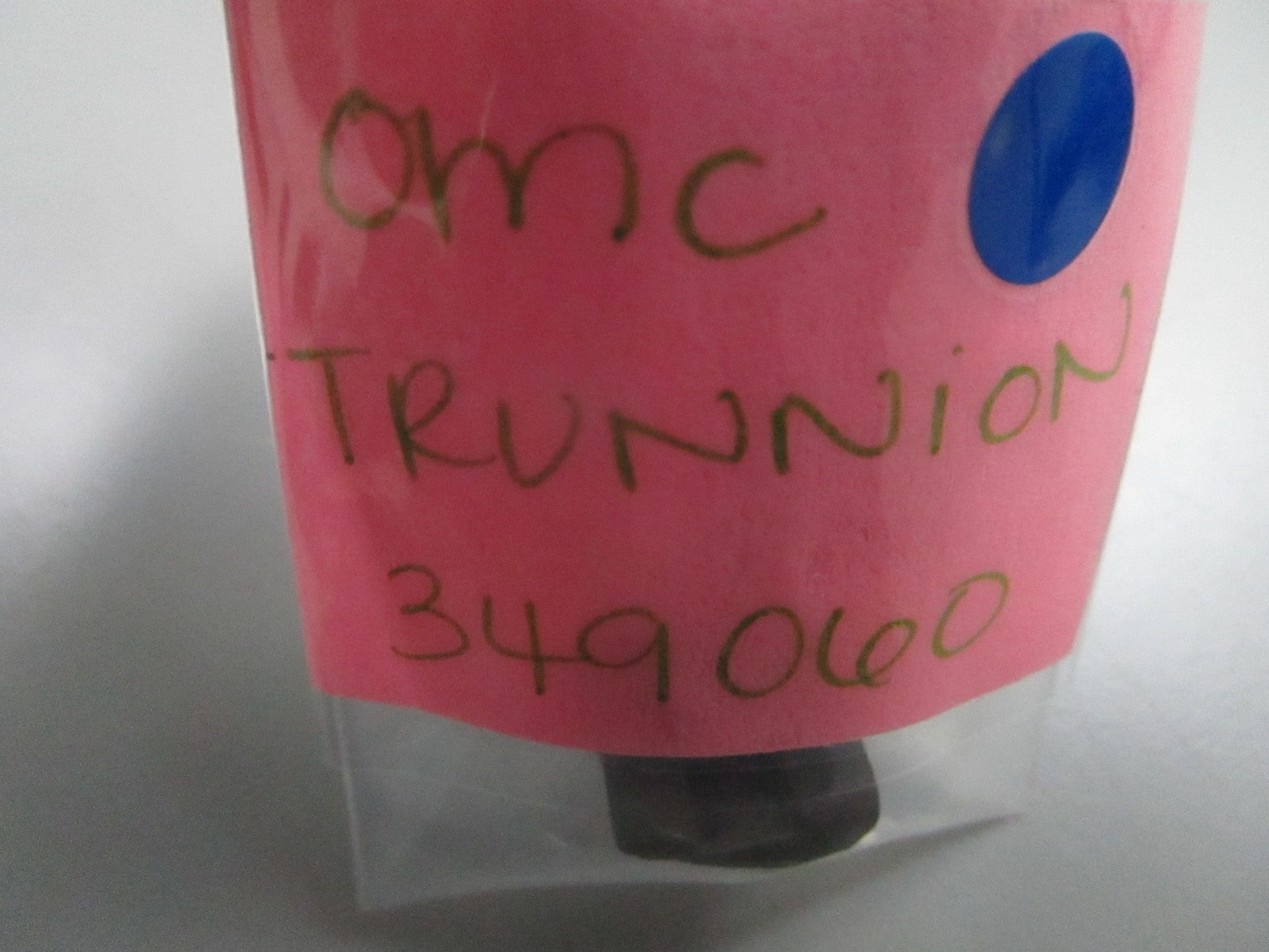 *NEW OEM* 0810 OMC Johnson Evinrude Trunnion 349060 0349060