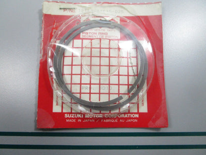 NEW OEM 12140-01C10-025 Suzuki Piston Ring Set 0810