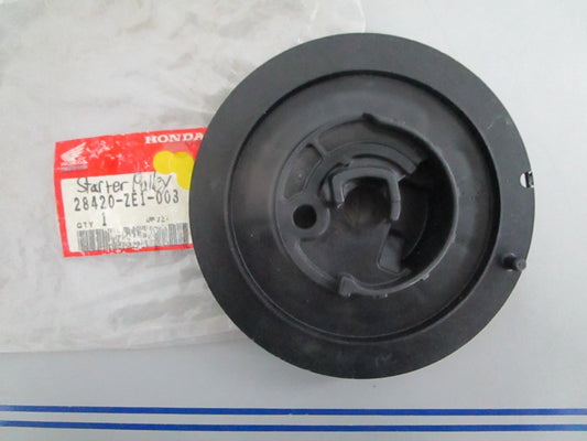 *NEW OEM* 0820 Honda Pulley 28420-ZE1-003