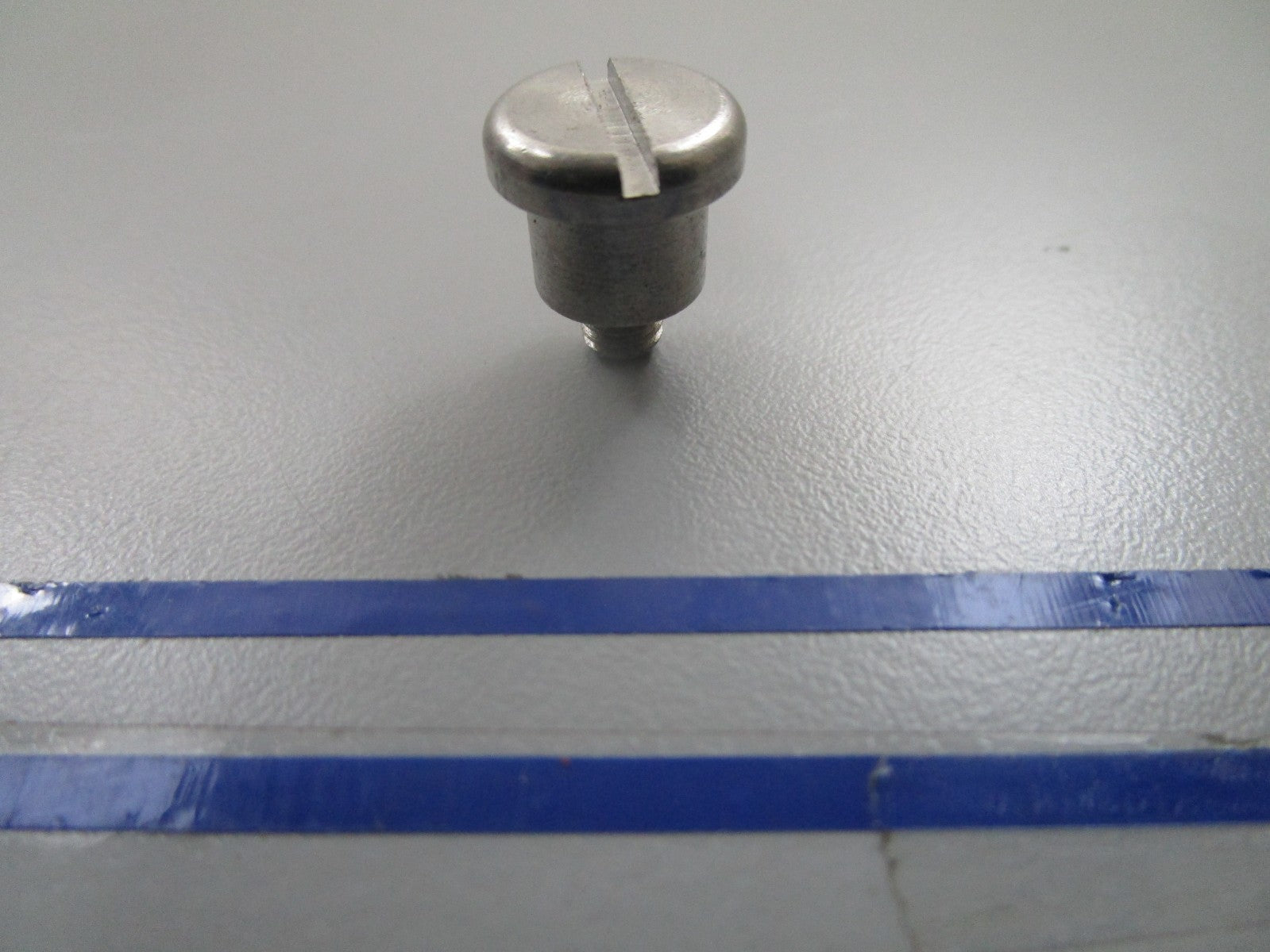 *NEW OEM* 0810 OMC Johnson Evinrude Screw 339185 0339185