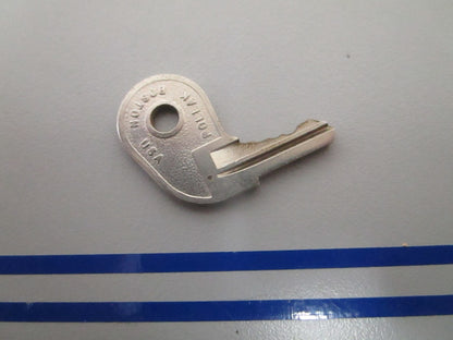 NEW OEM 501793 0501793 OMC Johnson Evinrude #28 Ignition Key 0810