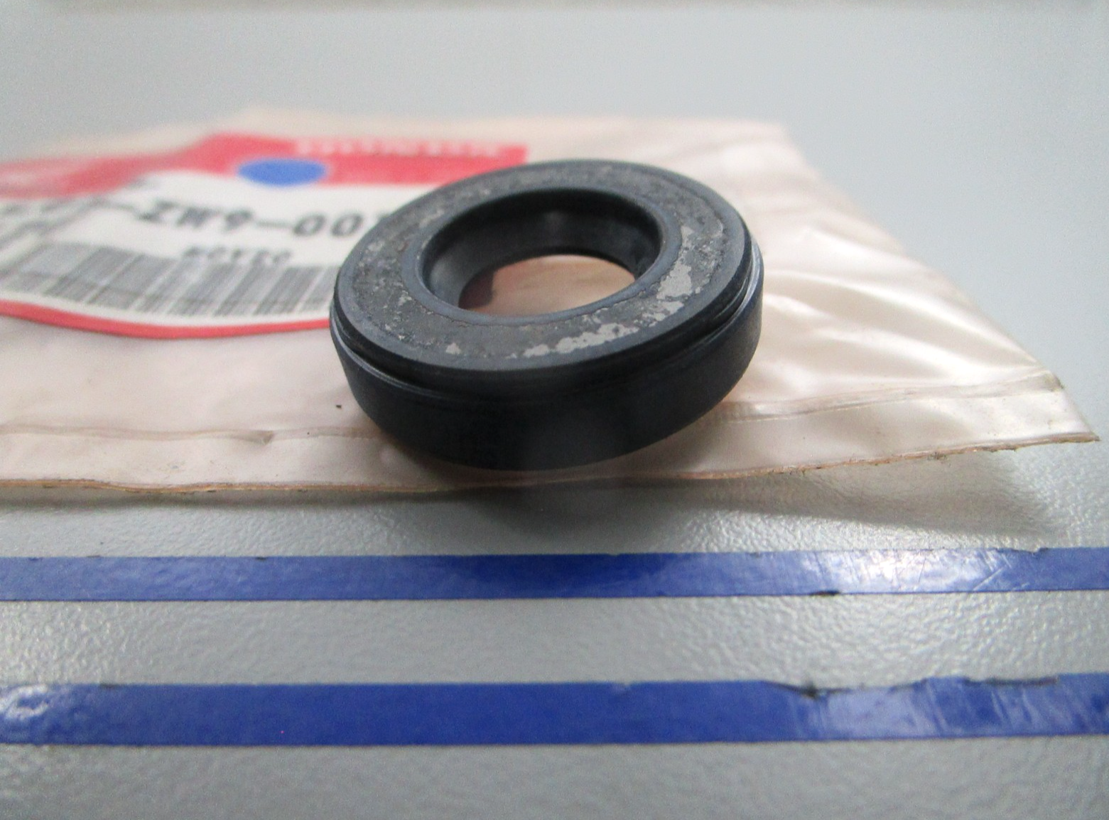 NEW OEM Honda 91202-ZW9-003 Seal 0810