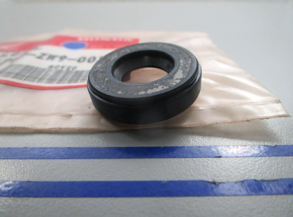 NEW OEM Honda 91202-ZW9-003 Seal 0810