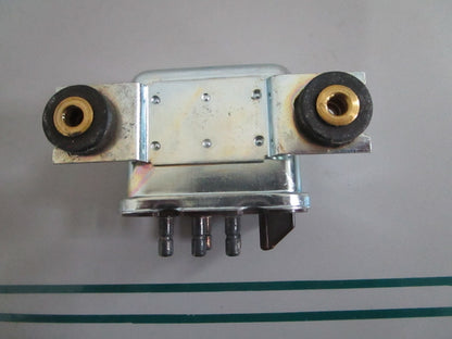 NEW OEM 0005425919 0332202001 Mercedes-Benz Relay 0820