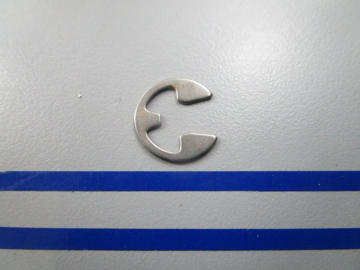 NEW OEM 203470 0203470 OMC Johnson Evinrude Retaining Ring 0810