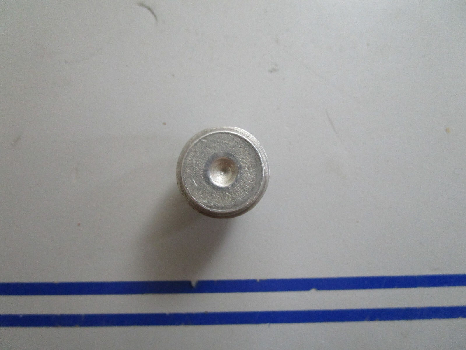 *NEW OEM* 0770 OMC Johnson Evinrude Plug 328109 0328109